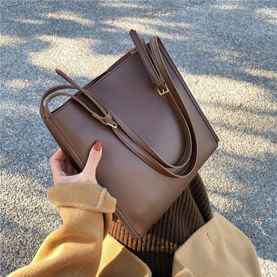 Valantomode | The ‘Aurelius’ Veridian Sovereign Monolith – Women's Premium Vegan Leather Executive Tote