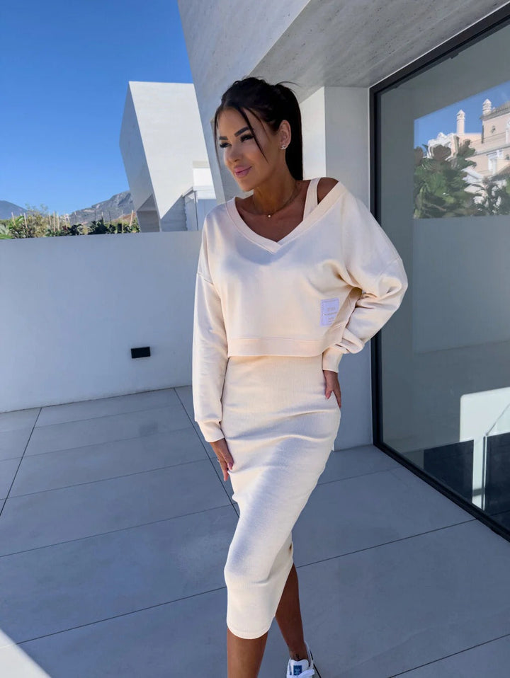 Valantomode | Stylish Women's V-Neck Crop Top with Fitted Midi Skirt