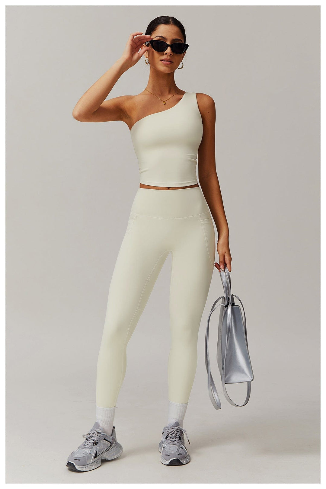 Valantomode | One-Shoulder Shaping Crop Top with Removable Chest Pads for Workouts