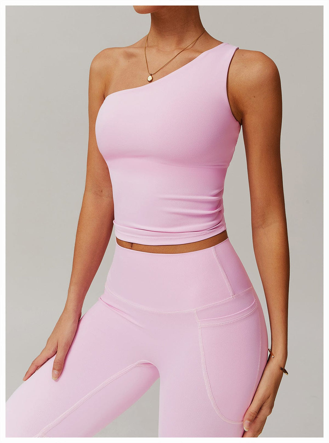 Valantomode | One-Shoulder Shaping Crop Top with Removable Chest Pads for Workouts