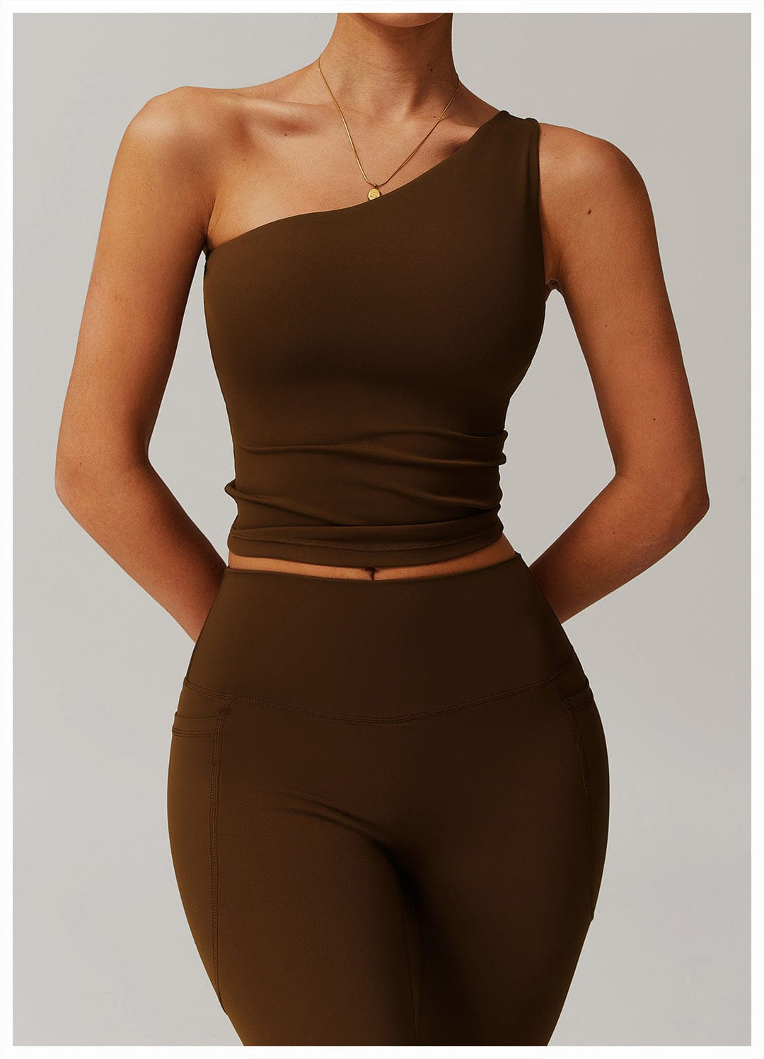 Valantomode | One-Shoulder Shaping Crop Top with Removable Chest Pads for Workouts