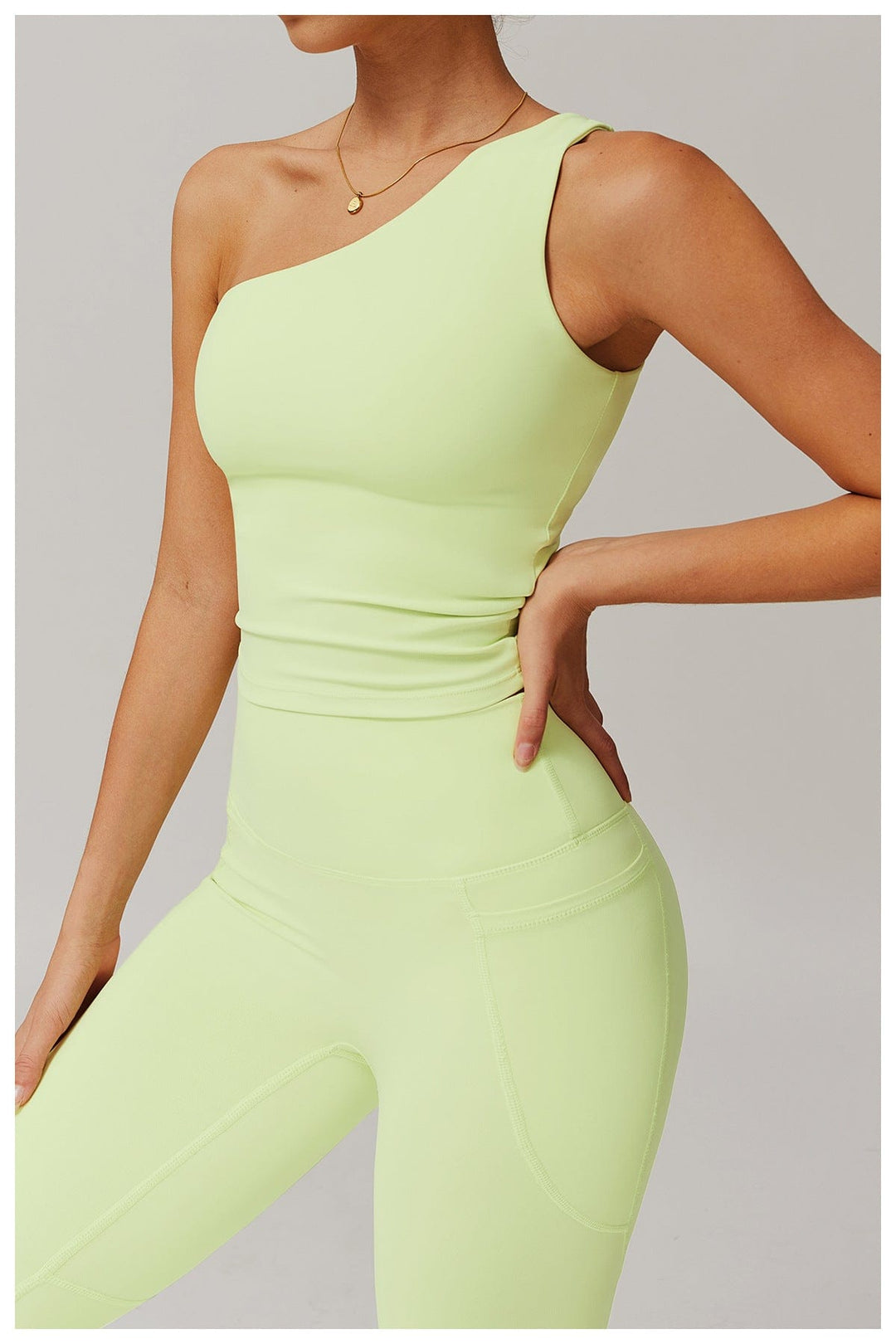 Valantomode | One-Shoulder Shaping Crop Top with Removable Chest Pads for Workouts