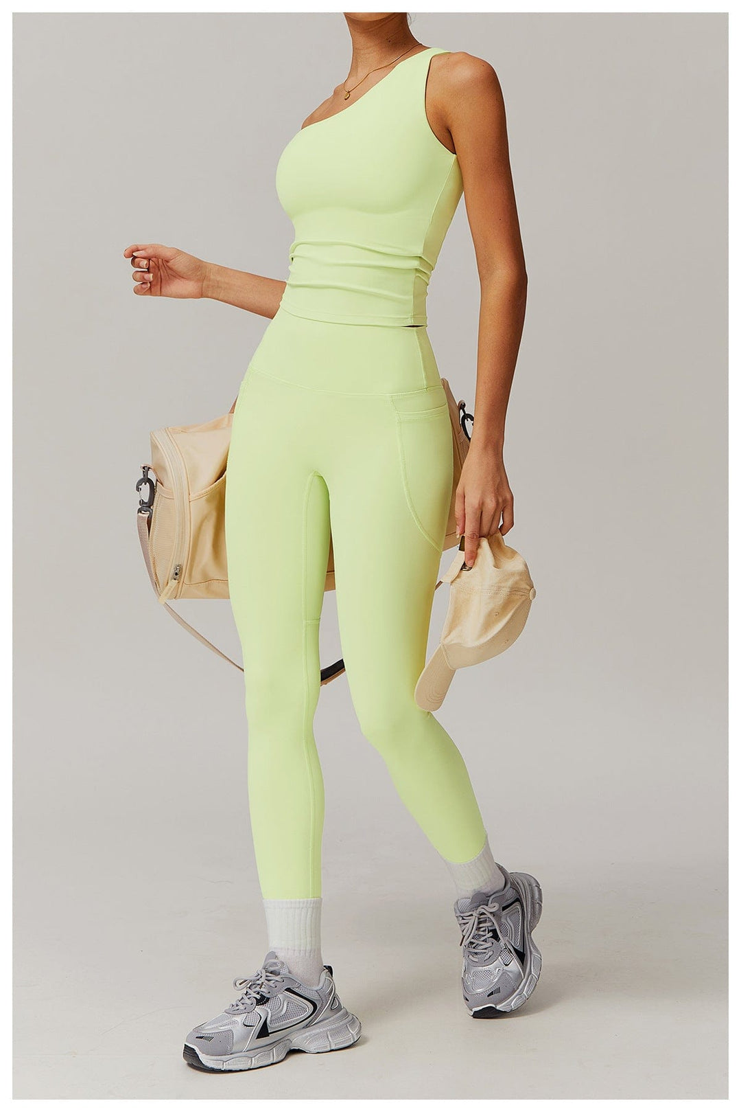 Valantomode | One-Shoulder Shaping Crop Top with Removable Chest Pads for Workouts