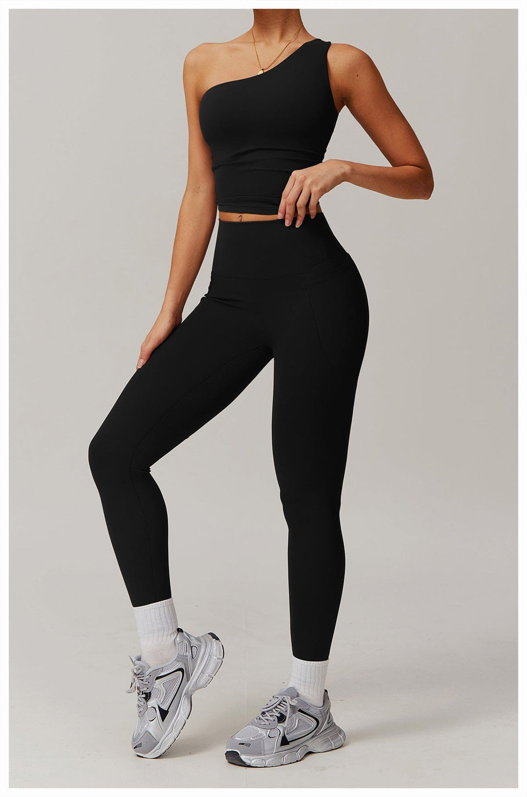 Valantomode | One-Shoulder Shaping Crop Top with Removable Chest Pads for Workouts