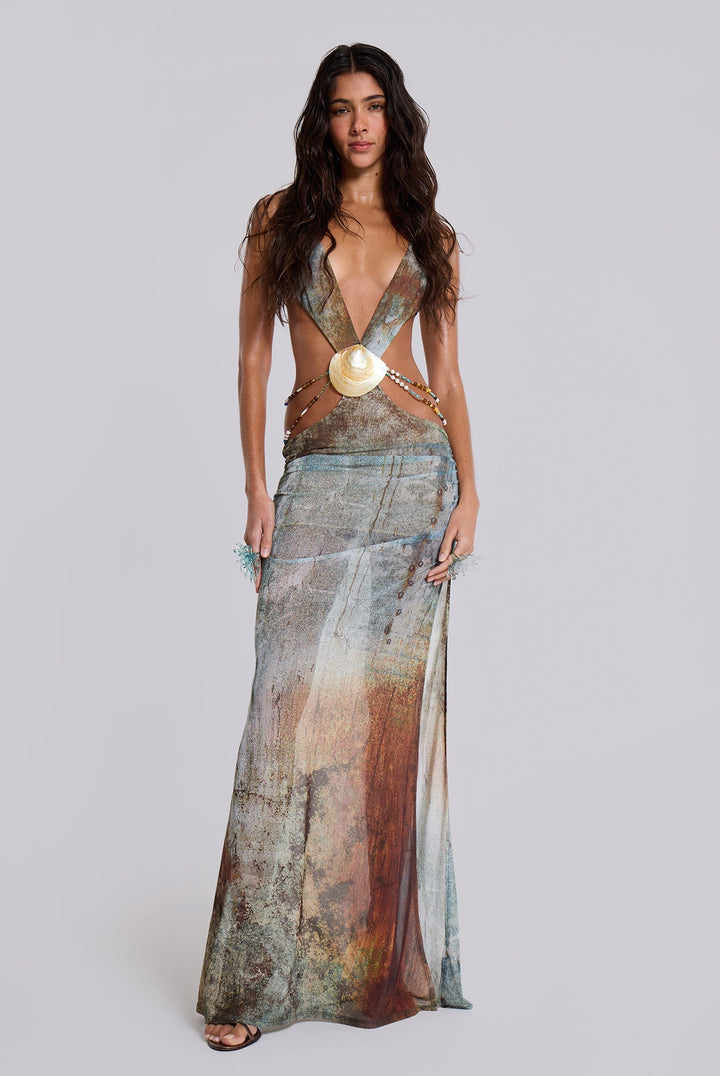 Valantomode | Chic Backless Maxi Dress with Shell Details for Summer