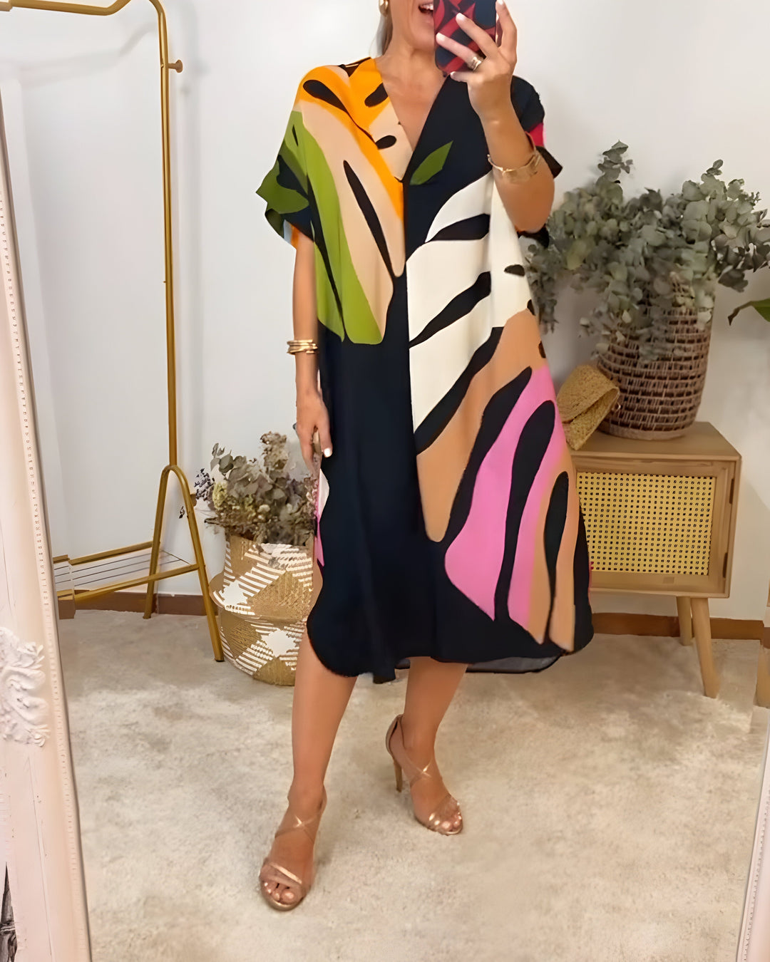 Valantomode | Dress with Abstract Print