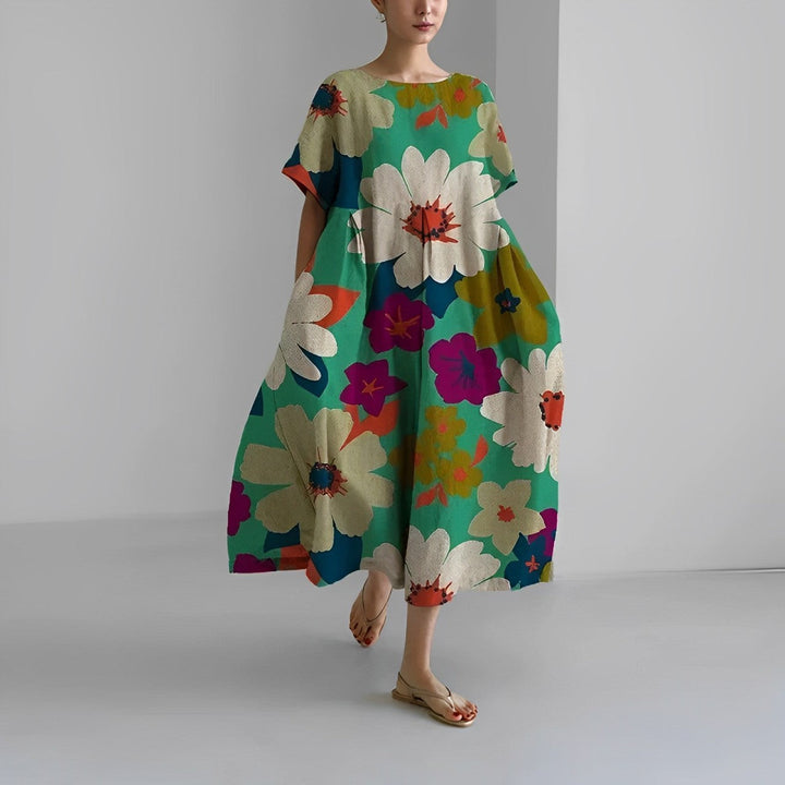 Valantomode | Dress with Bold Floral Patterns