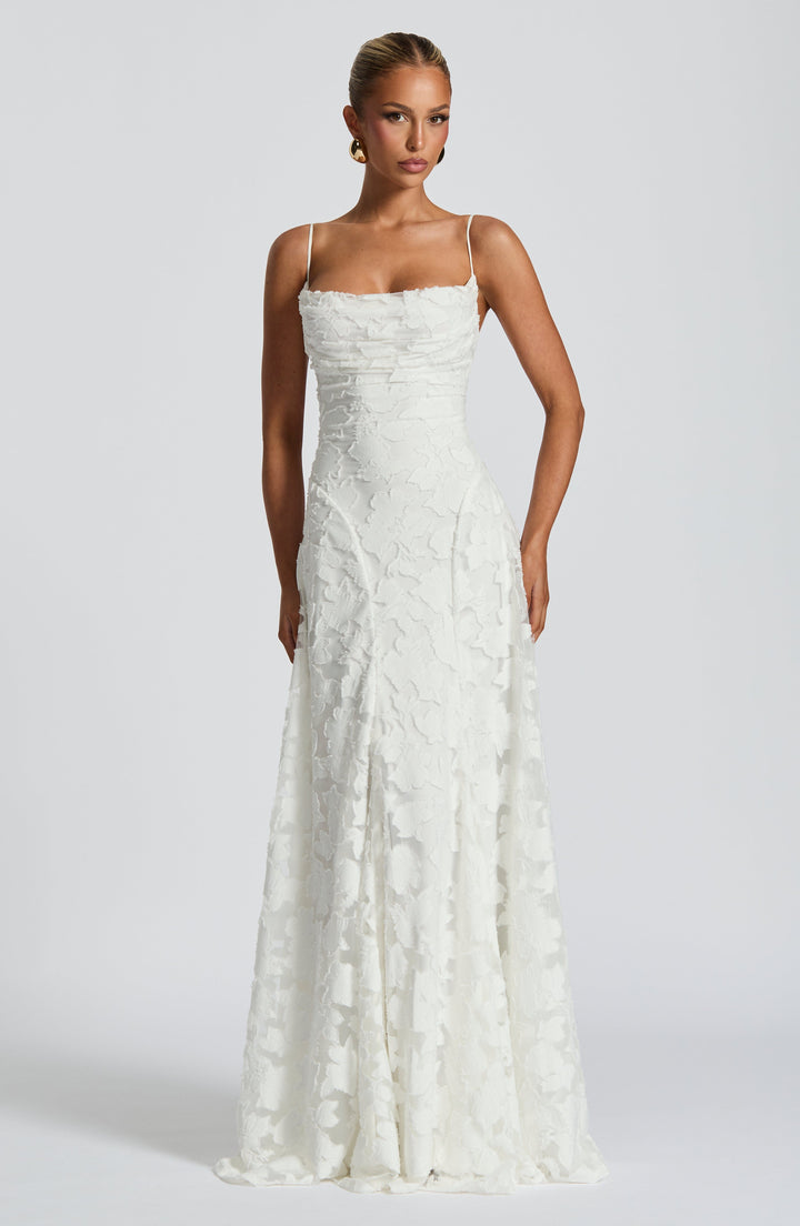Valantomode | Open Back Maxi Dress for Elegant Summer Events