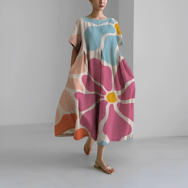 Valantomode | Dress with Bold Floral Patterns