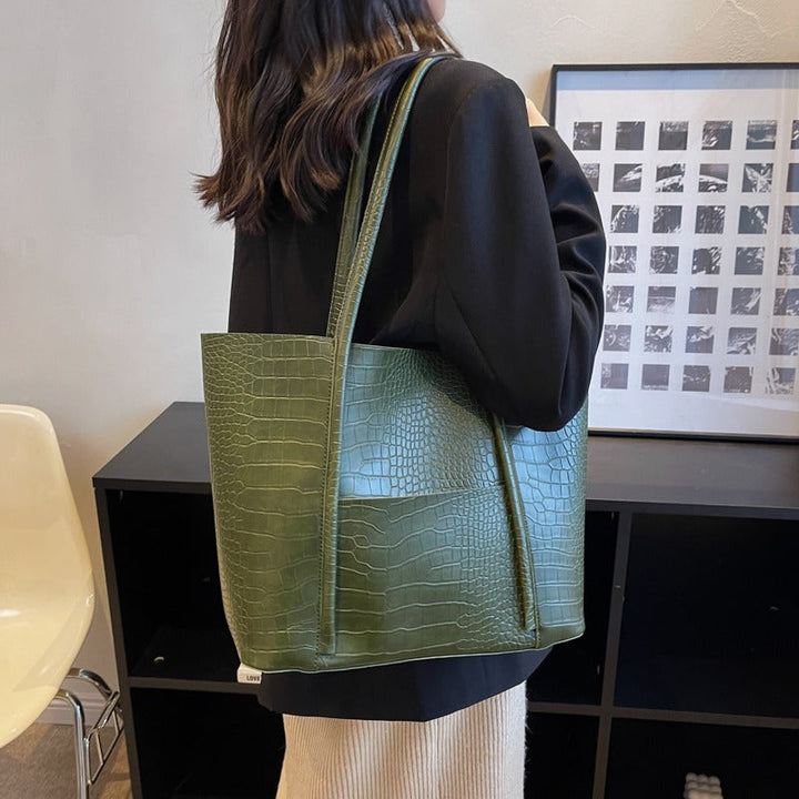 Valantomode | Imperial Croc Garrison – Premium Croc-Embossed Vegan Leather XL Business Tote