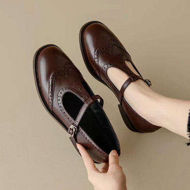 Valantomode | Comfortable Mary Jane Shoes for Everyday Style