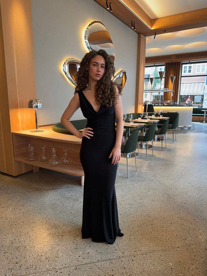 Valantomode | Elegant Black Deep V-Neck Evening Dress for Glamorous Nights