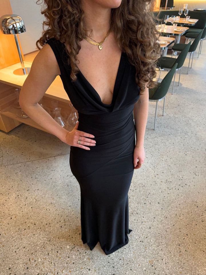 Valantomode | Elegant Black Deep V-Neck Evening Dress for Glamorous Nights