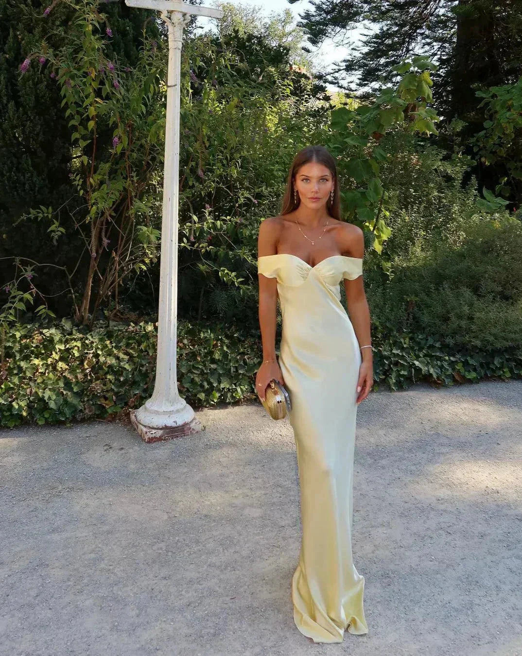 Valantomode | Chic Off-Shoulder Evening Gown for Elegant Occasions