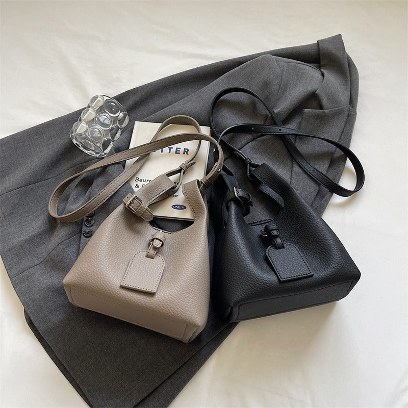 Valantomode | Luna Pebble Cyclus – Premium Pebbled Vegan Leather Mini Bucket Bag with Modular Pouch