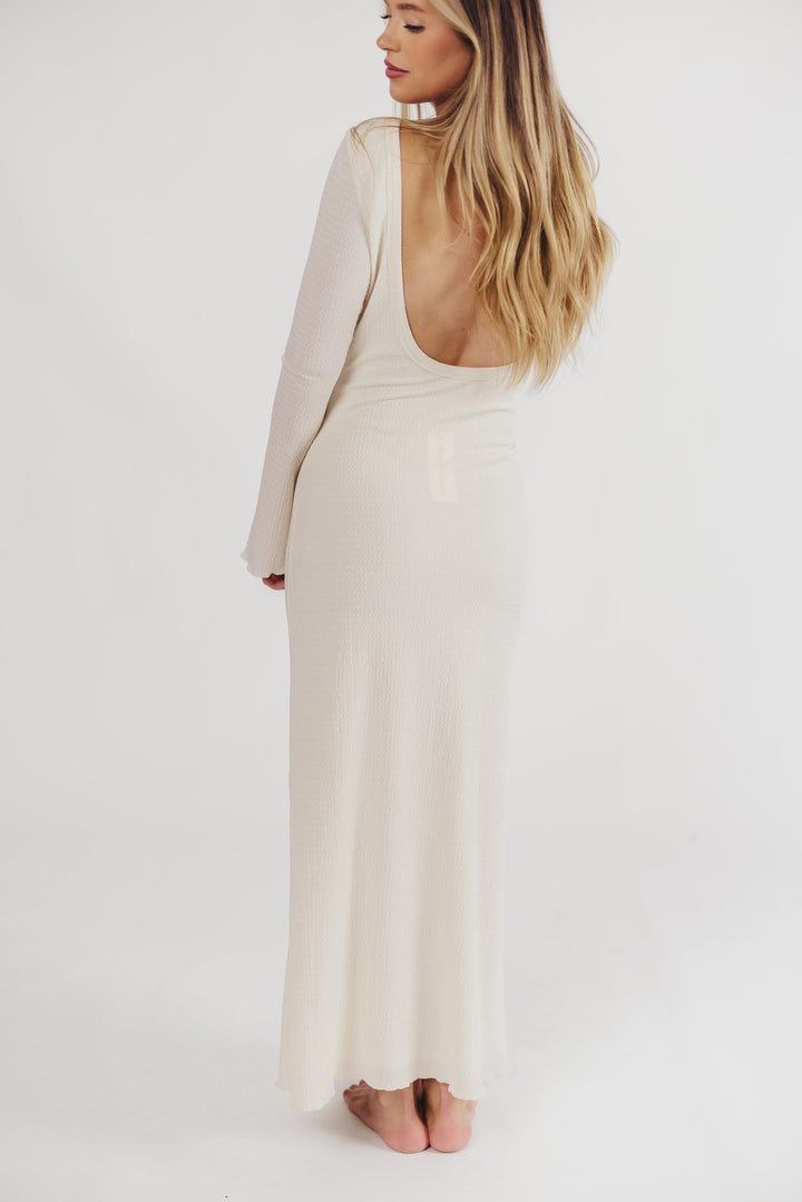 Valantomode | Textured Long Sleeve Maxi Dress for Effortless Elegance
