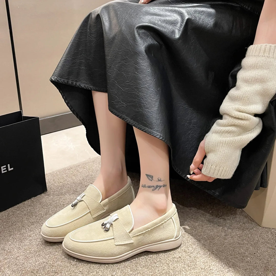 Valantomode | Women’s Slip-On Flat – Universal Command & Kinetic Grace
