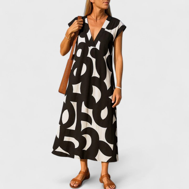 Valantomode | Beautiful Flowing V-Neck Dress for Casual Outings