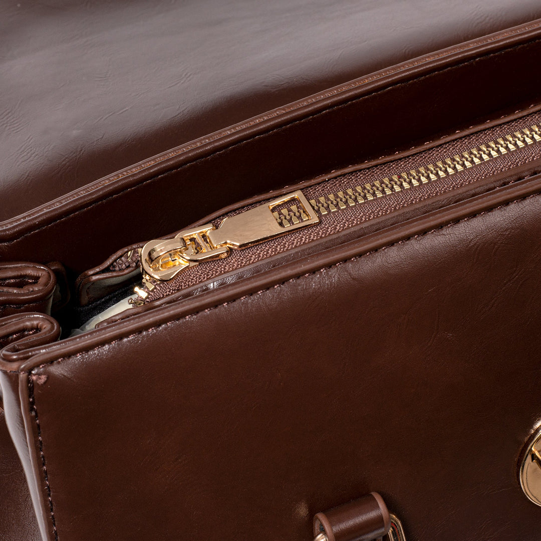 Valantomode | Women’s Heritage Leather Shoulder Bag – Timeless Legacy & Tactical Elegance