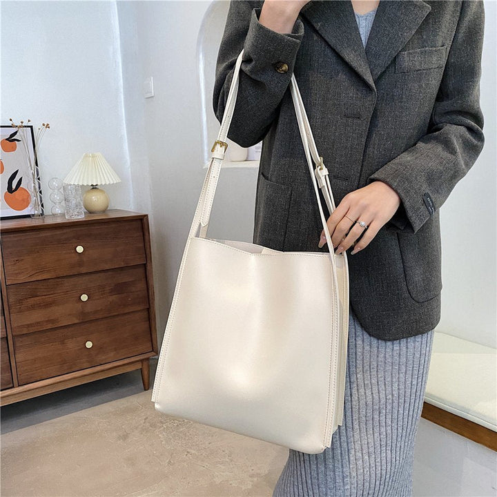 Valantomode | The ‘Aurelius’ Veridian Sovereign Monolith – Women's Premium Vegan Leather Executive Tote