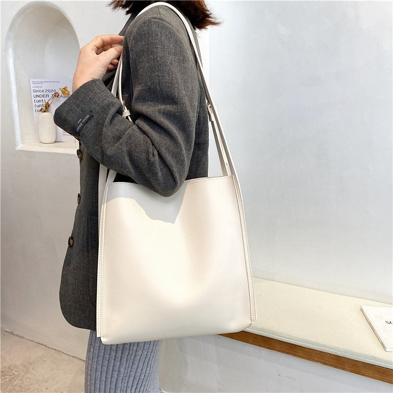 Valantomode | The ‘Aurelius’ Veridian Sovereign Monolith – Women's Premium Vegan Leather Executive Tote