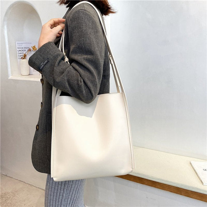 Valantomode | The ‘Aurelius’ Veridian Sovereign Monolith – Women's Premium Vegan Leather Executive Tote