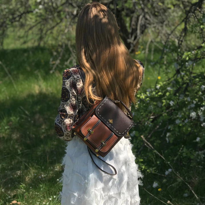 Valantomode | The Apis Executive Leather Backpack – Vertical Command & Tactical Mobility